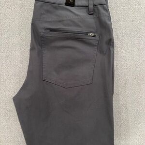 Vuori Men's Meta 5-Pocket Pant 32